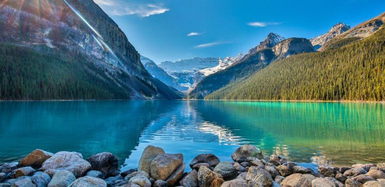A photo of Lake Louise in Alberta, Canada.