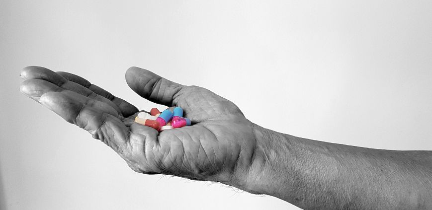 signs of opioid addiction
